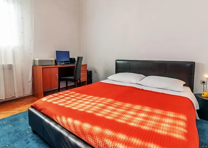 Apartment Zara شقة *